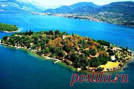 Island of flowers,bay of Tivat