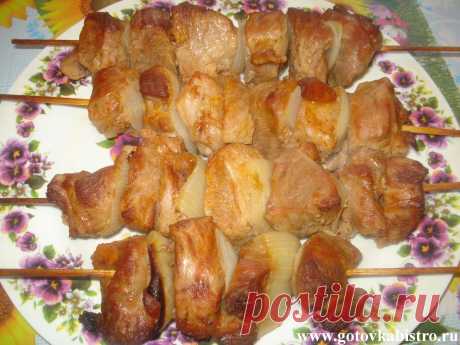 Шашлык в духовке нашпажках