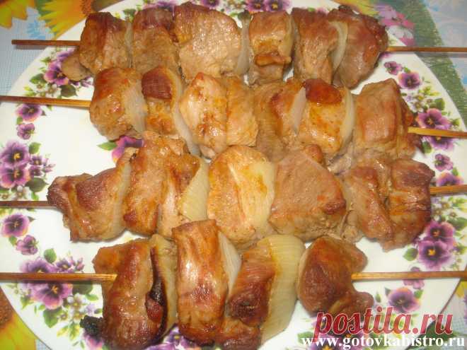 Шашлык в духовке нашпажках
