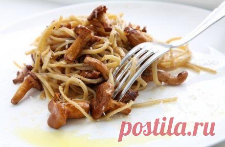 Паста с лисичками и пармезаном.