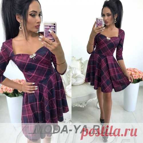 Платье в косую клетку расклешенное