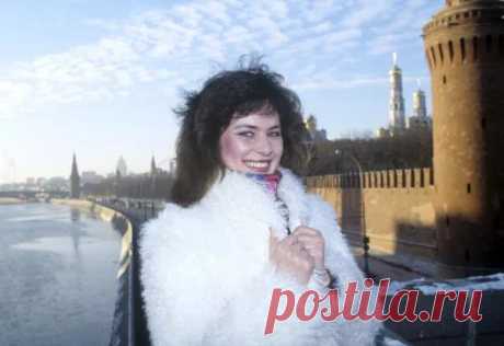 Осенним днем 1990 года читателей советской прессы поразила статья под заголовком «Катя Майорова – мисс КГБ». Даже в эпоху гласности сотрудники Комитета государственной безопасности редко становились героями газетных публикаций.