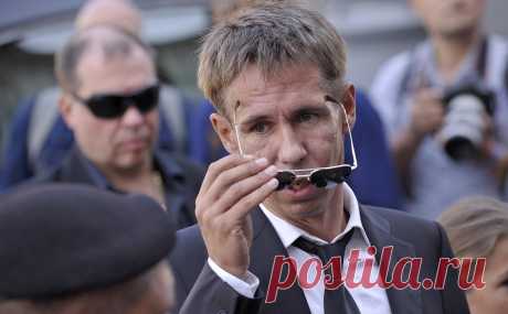 Против Алексея Панина завели дело об оправдании терроризма. Следствие считает, что актер оправдывал теракт на Крымском мосту, который произошел в октябре прошлого года. Панину грозит до пяти лет лишения свободы