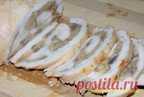 Рулет из куриной грудки с начинкой из грибов