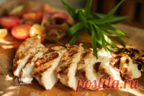 Забудьте о сухой куриной грудке: готовим курицу в йогуртовом маринаде!
Представьте, как вы едите курицу, такую сочную и нежную, что она буквально тает во рту. Забудьте о сухой, пресной куриной грудке, и приготовьте курицу, маринованную в йогурте со специями, по этому рецепту. Она гарантированно станет хитом и заставит вас задуматься, почему вы готовили курицу по-другому.