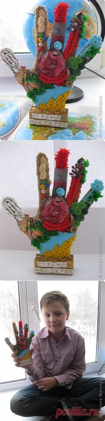 Не крутите пестрый глобус, Не найдете вы на нем. Той страны, страны особой... | Страна Мастеров