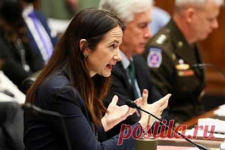Глава Нацразведки США назвала возможные последствия поражения Украины. Глава Национальной разведки США Эврил Хейнс рассказала, что в том случае, если Украине не удастся добиться успеха в противостоянии с Россией, это приведет к глобальным последствиям, в том числе касающихся прочности ряда западных альянсов, которые в настоящее время помогают Киеву.