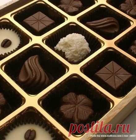 ... съесть целую коробку конфет