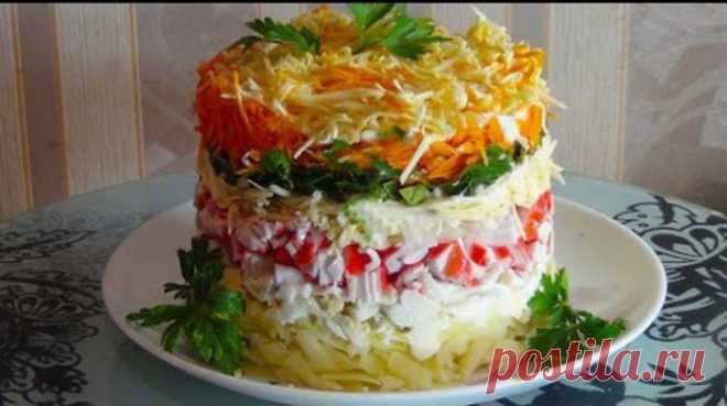 Салат нежный с крабовыми палочками - ochenvkusno.com