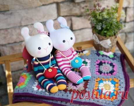 Игрушки из носков КРОЛИКИ