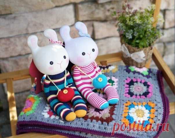 Игрушки из носков КРОЛИКИ