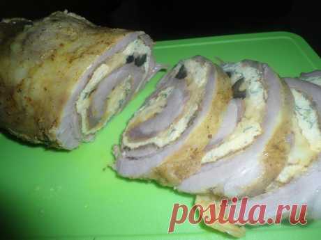 Мясной рулет с омлетом, сыром и маслинами рецепт пошаговый https://ligakulinarov.ru/r/myasnoy_rulet_s_omletom_syrom_i_maslinami_2002