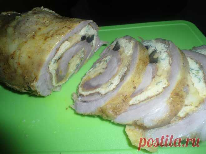 Мясной рулет с омлетом, сыром и маслинами рецепт пошаговый http://ligakulinarov.ru/r/myasnoy_rulet_s_omletom_syrom_i_maslinami_2002