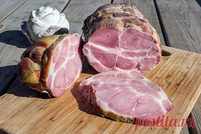 Была бы шея, а верёвка найдётся!  



