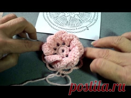 Мотив с объемным цветком