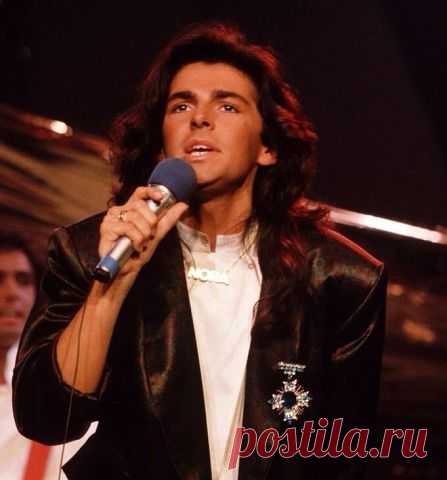 МИР ПОЗДРАВЛЕНИЙ И ОТКРЫТОК...
Лариса Щербакова (Кузнецова)