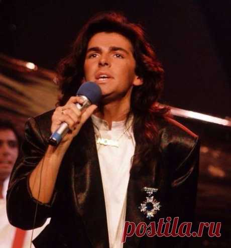 МИР ПОЗДРАВЛЕНИЙ И ОТКРЫТОК...
Лариса Щербакова (Кузнецова)