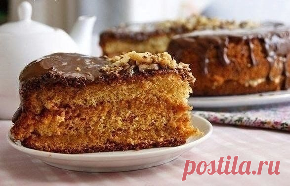 Очень вкусный нежный медовый бисквит.

Очень вкусный нежный бисквит, в меру пахнет медом, тает во рту! Отлично поднимается, не опадает, нет шапки, и максимально прост в приготовлении!

Ингредиенты:

Яйца — 6 шт.
Сахар — 160 г
Мед — 2 ст. л.
Мука — 190 г

Приготовление:

1. Взбиваем яйца, сахар и мед до плотной белой массы. Не меньше 10 минут. В объеме увеличиться должно раза в 4 примерно!
2. Потом аккуратно всыпаем муку и перемешать снизу вверх. Выпекать при Т 170-180С. Го...