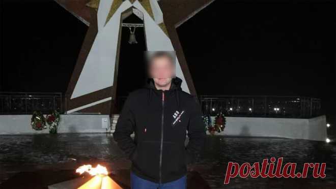 В Москве задержали автомобилиста за номерной знак "СССР" на его машине. В Москве задержали водителя, управлявшего автомобилем с номерным знаком "СССР". Об этом сообщил Telegram-канал "Осторожно, новости". Полицейские остановили черный Volkswagen Polo с номером СС1981СР067 на юге столицы. ...