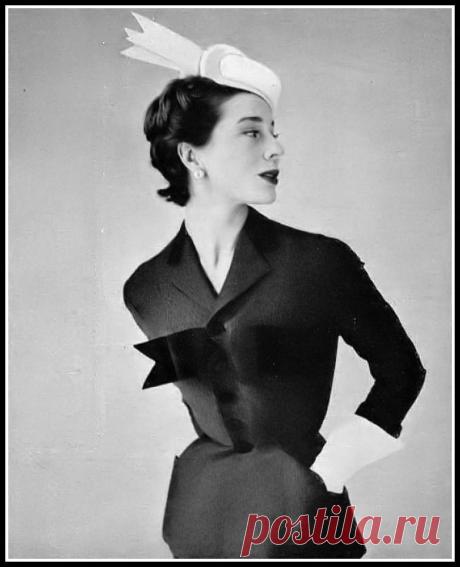 Bettina, photo by Yurek, 1953