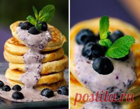 ОЛАДЬИ ОВСЯНО-ТВОРОЖНЫЕ  **Овсяные быстрораств/хлопья 1/4ст залить гор/водой 1/4ст, оставим на 5мин.
*В миске смешать: нежирный творог 1/2ст+ натур/йогурт 1/2ст+ яйцо 1шт+ сахар 1с/л+ лим/сок 1с/л+соль. Ввести овсянку, перемешать. *Добавим просеянные: мука 3/4ст+ пекарский порошок 1ч/л+ сода, перемешаем. *Масса будет комками, до однородности не доводим !!! Оставим на 15мин. *В смаз/сковороде выпекаем с 2-хсторон, накрыв крышкой.