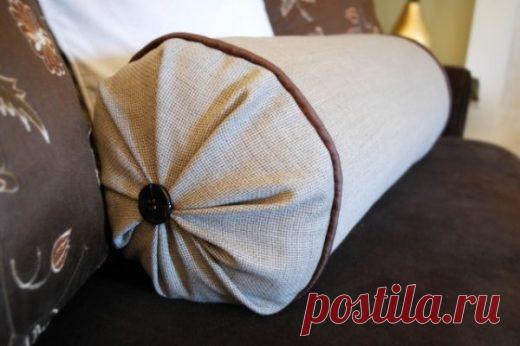 КАК СШИТЬ ДИВАННУЮ ПОДУШКУ-ВАЛИК 

 

Сшить диванную подушку-валик очень легко потому, что при пошиве такой подушки (в основном) не требуется точных подсчетов, а также ее может сшить человек, который поверхностно владеет искусством ш…