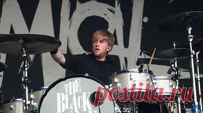 Умер экс-ударник рок-группы My Chemical Romance. Бывший барабанщик американской рок-группы My Chemical Romance Боб Брайар умер в возрасте 44 лет. Читать далее