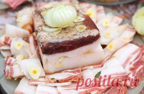 Как солить сало в домашних условиях? 8 рецептов, чтобы сало было мягкое и вкусное Здравствуйте, друзья! Сегодня будем разбираться в казалось бы обычном вопросе. Предлагаю засолить сало, да так, чтобы получилось все на ура.