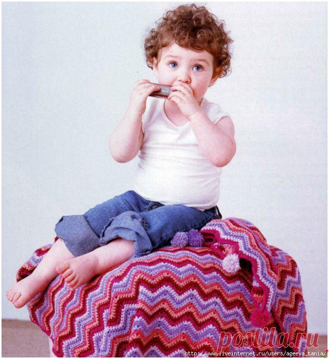 ВЯЖЕМ КРЮЧКОМ ДЕТСКОЕ ОДЕЯЛО УЗОРОМ "ЗИГ-ЗАГ"..