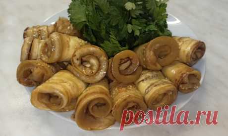 Невероятно вкусные МАРИНОВАННЫЕ БАКЛАЖАНЫ. Закуска из баклажанов Всем привет! Предлагаю приготовить вкусные маринованные баклажаны. Получается вкуснятина невероятная! Попробуйте приготовить и этот рецепт останется с Вами надолго!Ингредиенты : 1.Баклажаны очищенные - 1кг 2.Чеснок - 80 г Маринад: 1.Вода - 500 мл2.Уксус 9%-80 мл 3.Гвоздика - 4 шт 4.Перец...