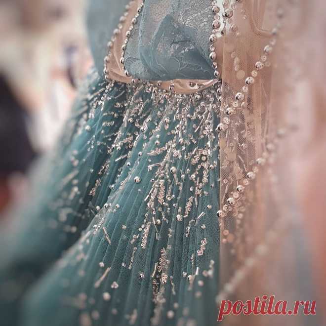 Pearly dreams 🌸 🌺 🌸. 📷 @luxartasia /@couturenotebook #backstage at #georgeshobeika. . . . . . . . . - luxartasia