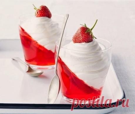 Как приготовить желе из клубники с желатином и взбитыми сливками