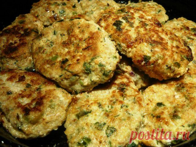 Куриные котлеты с кабачком и отрубями