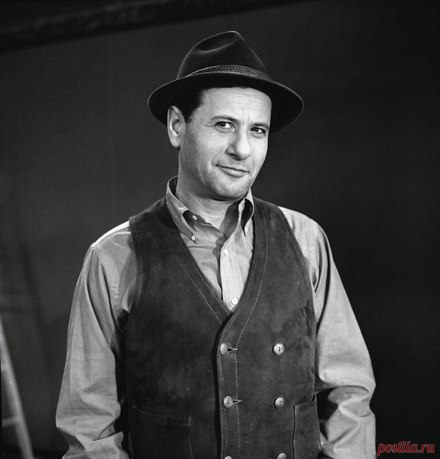 Илай Уоллак (Eli Wallach)
- 7 декабря, 1915 • 24 июня 2014