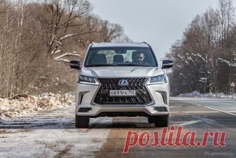 Нескромное обаяние буржуазии. Lexus LX 570. — «Тест-драйвы» на DRIVE2 Этот текст о Lexus LX 570 мне даётся с большим трудом. С одной стороны, обновлённый дизайн выглядит круто, но с другой, он настолько радикален, что при близком рассмотрении «глаз дёргается».



Lexus — искусственно выведенный бренд. Тут не было 100-летней истории поиска формы. В 1983 году собрались…