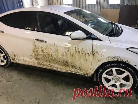 ЧЕМ ОТМЫТЬ БИТУМ С КУЗОВА АВТОМОБИЛЯ Дорожное покрытие в нашей стране ремонтируется практически круглый год, поэтому проблема удаления капель и брызг битума с автомобиля актуальна в любые сезоны. Отмыть его, к сожалению, можно только спе