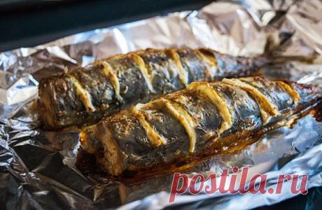 Быстрая скумбрия запеченная с лимоном и специями в фольге — Домашняя кулинария