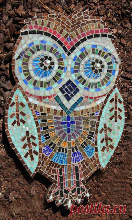 Rotorua Artist Janet Keen's Photography, Mosaics, Paintings & Writing: Mosaic Owl ( Morepork) for the garden, exhibiting at Third Place Cafe, Lake Road, Rotorua.