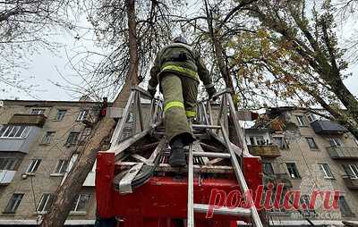 В Красном Луче из-за инцидента с газом обрушились два этажа жилых дома. Идет разбор завалов