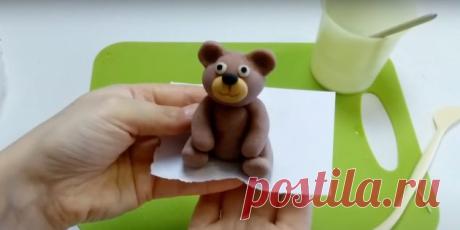 Мишка из солёного теста — идеальный и простой вариант для поделки в детский сад. Если в семье нет ребёнка, попробуйте смастерить животное сами.