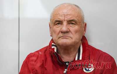 Экс-замглавы МО РФ Попову предъявили обвинение по пяти статьям УК РФ. Следственный комитет предъявил обвинение в двух эпизодах получения взятки, в трех эпизодах превышения должностных полномочий