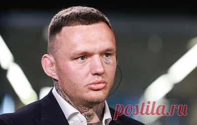 Переехавший в Москву украинский спортсмен рассказал о пытках со стороны СБУ. Максим Рындовский отметил, что в числе силовиков, которые ворвались в его квартиру, были как полицейские, так и члены ультраправых формирований, таких как "Азов"
