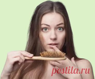 Выпадение волос осенью. Вероятные причины.
Усиленное выпадение волос осенью? Прежде чем впадать в панику, постарайтесь разобраться в причинах. Узнав причину, примите меры профилактики.