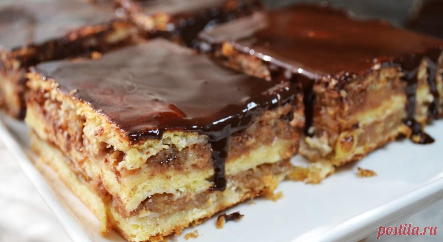 Простий пиріг на кефірі: яблучна начинка перетворюється в бурштиновий мед. Ароматний і просочений десерт   Десерт виходить дуже м’яким, просоченим і ароматним. Яблучна начинка перетворюється в бурштиновий мед, який відмінно поєднується з шоколадною помадкою зверху. Для приготування вам будуть потрібні такі інгредієнти: кефір і масло вершкове по 200 г; борошно, 500 г; жовтки, 3 шт; ванілін; сіль щіпка; сода, 0.5 ч.л. Для приготування начинки необхідно : яблука, 900 г; […]