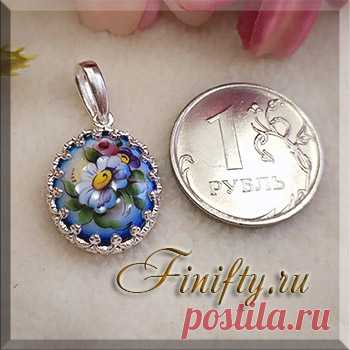 Кулон.
Ростовская финифть (горячая художественная эмаль).
Описание и цены по ссылке. 
https://finifty.ru/catalog/finift-v-serebre/17
Скидка на украшения с финифтью 10% 
при покупке финифти на сумму от 5000 руб.

#нашафинифть #подвеска #эмаль #финифть