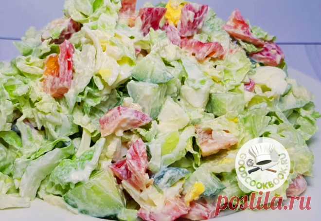 Легкий и полезный салат на быструю руку Этот салат очень вкусный и полезный. В нем много витаминов и микроэлементов....