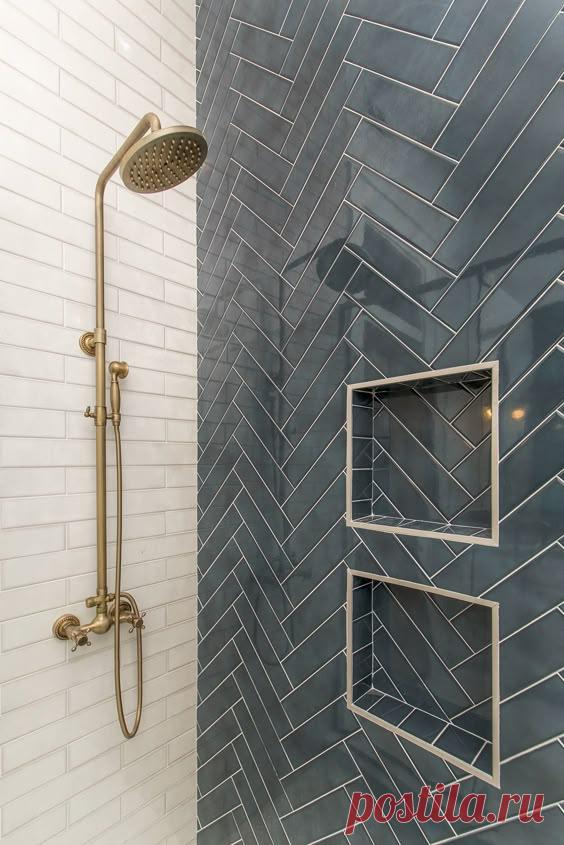 Play of colors in the shower