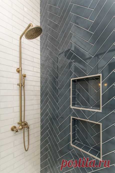 Play of colors in the shower