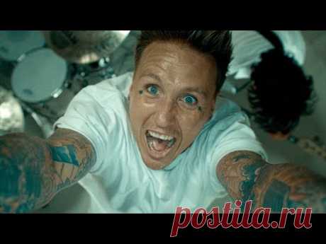 Скачать клип Papa Roach ft. Toby Morse - BRAINDEAD (2025) бесплатно