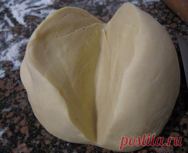 Тесто на кипятке для пельменей.
Супер!!!
Универсальное заварное тесто для вареников, пельменей, чебуреков Это не тесто, а просто песня! Нежное, эластичное, податливое, приятное в работе и очень вкусное! Что пельмени, что вареники или чебуреки всегда с ним получаются просто изумительные. 

Ингредиенты: 
1 яйцо,
соль,
3 стакана муки, 
1 ст.л. растительного масла, 
1 стакан кипятка. 

Приготовление:
К яйцу добавляем соль и взбиваем вилкой. Затем добавляем 3 стакана муки и 1 л...